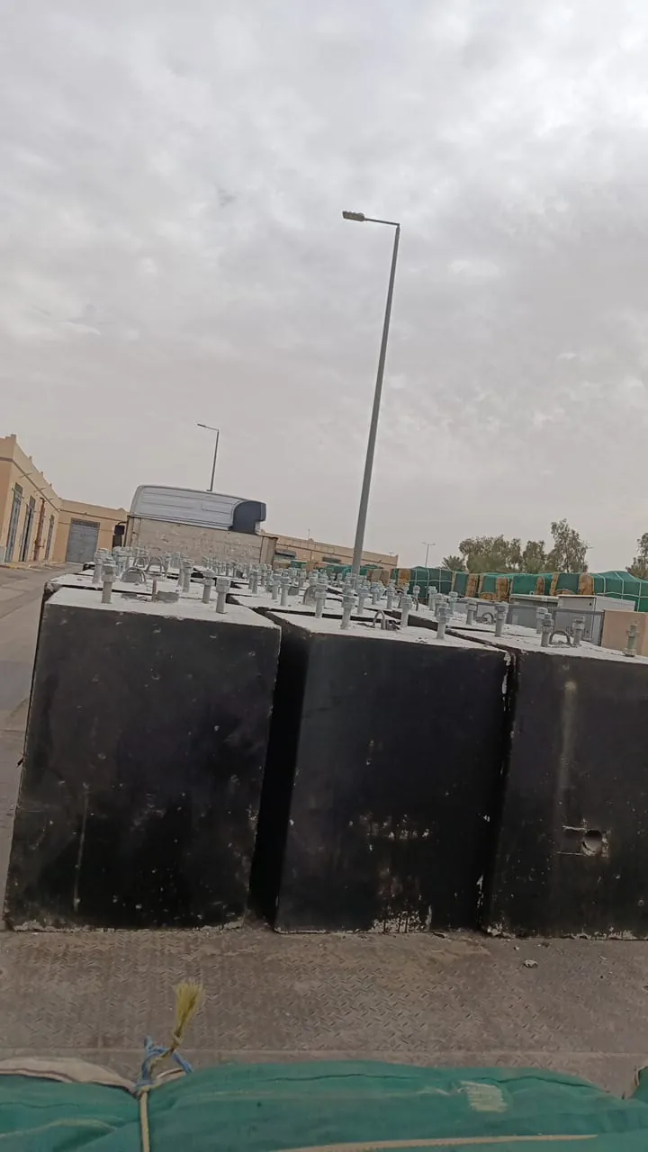 عمود كاميرات مراقبة بارتفاع 4 أمتار من تصنيع مصنع أكتار لمشروع سوق مدينة الأنعام في بريدة